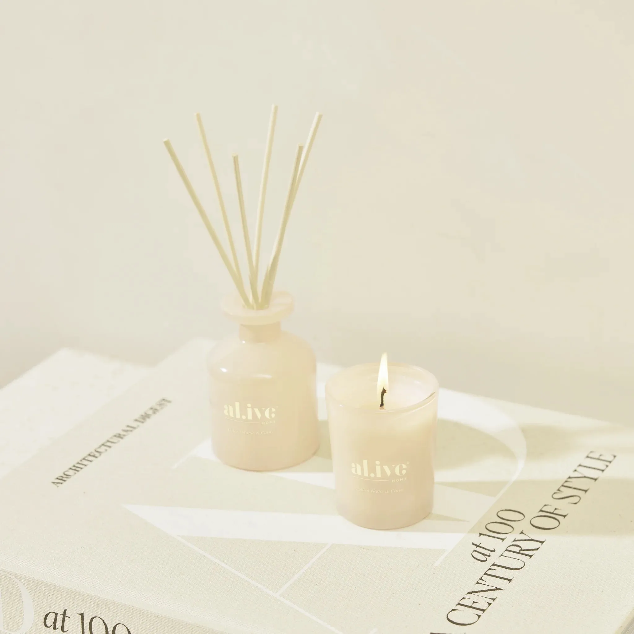 al.ive Mini Soy Candle Bauble - Golden Wattle & Citrus