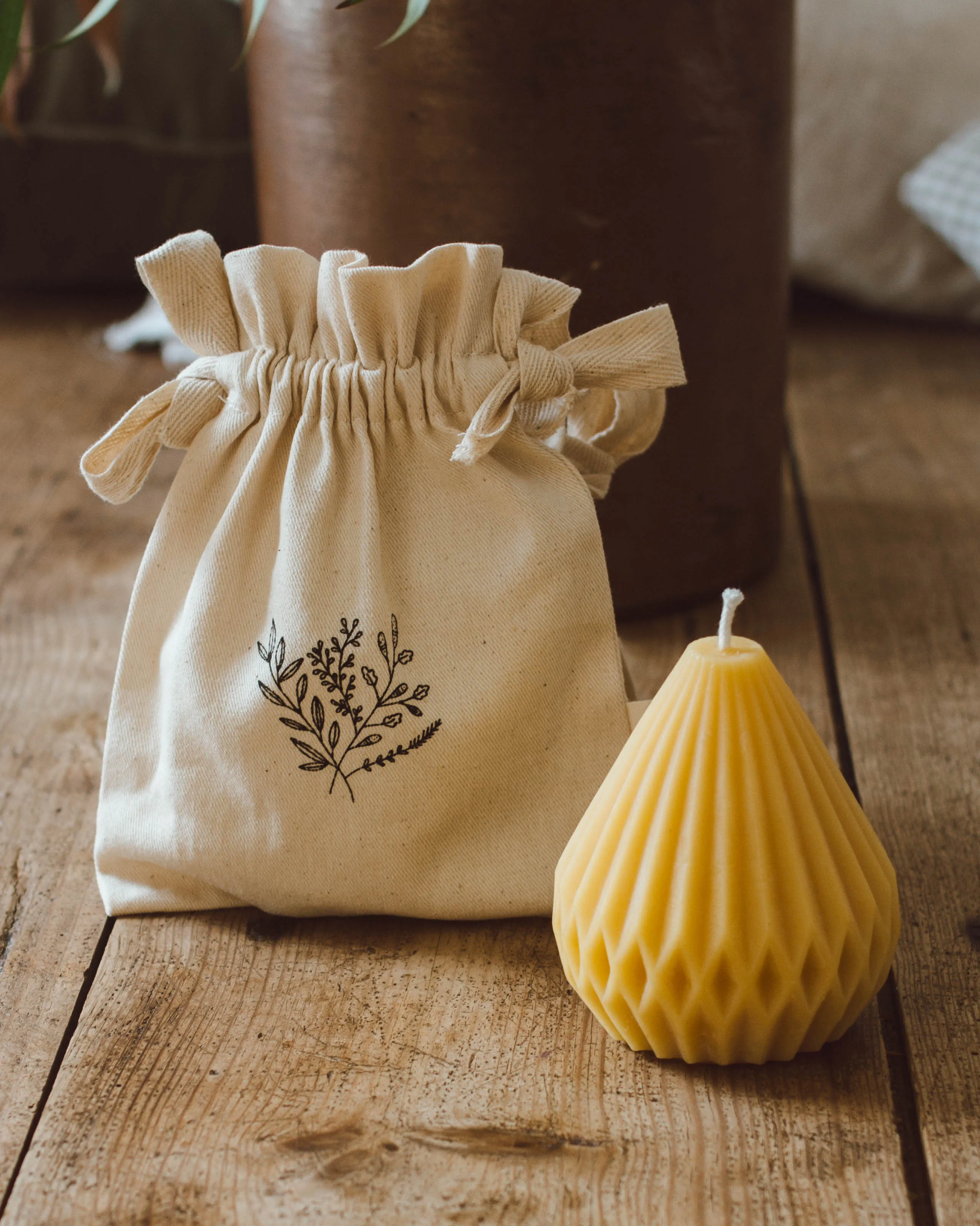 Artisan Beeswax Pear Candle