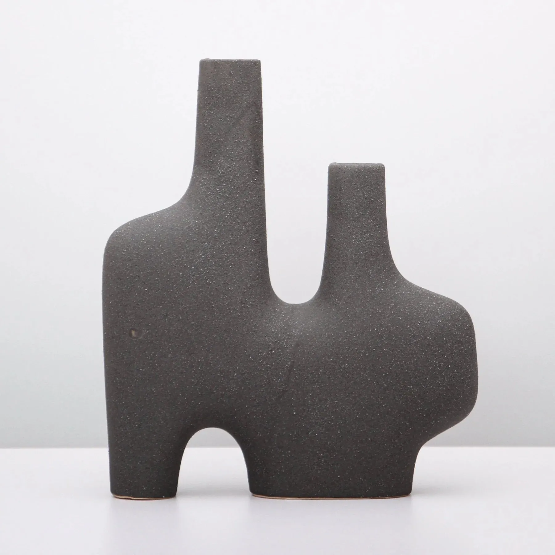 Emilio Vase | Matt Black