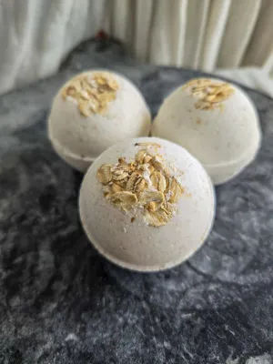 Oat & Honey Bath Bomb