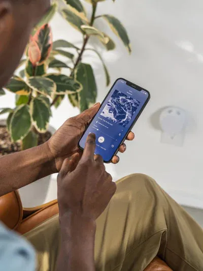 Pura 4 - Smart Fragrance Diffuser