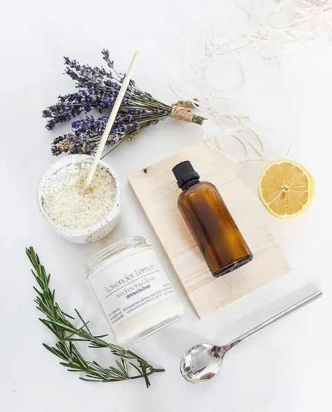 W R White Label Candles | 16oz